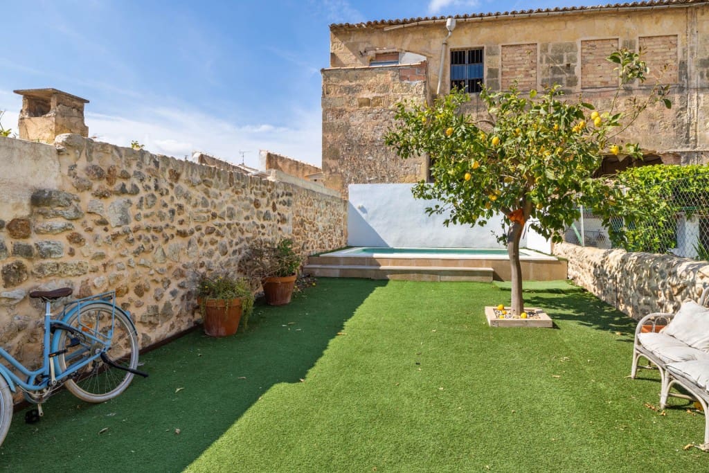 5 soveværelse Byhus til salg i Alaro med swimmingpool - € 1.425.000 (Ref: 8950422)