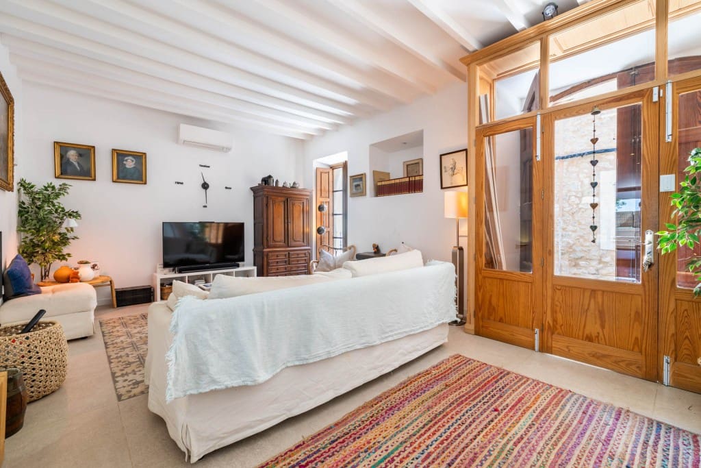 5 soveværelse Byhus til salg i Alaro med swimmingpool - € 1.425.000 (Ref: 8950422)