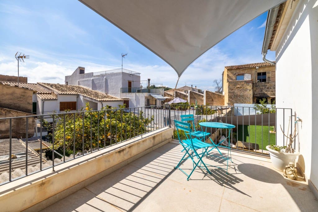 5 soveværelse Byhus til salg i Alaro med swimmingpool - € 1.425.000 (Ref: 8950422)