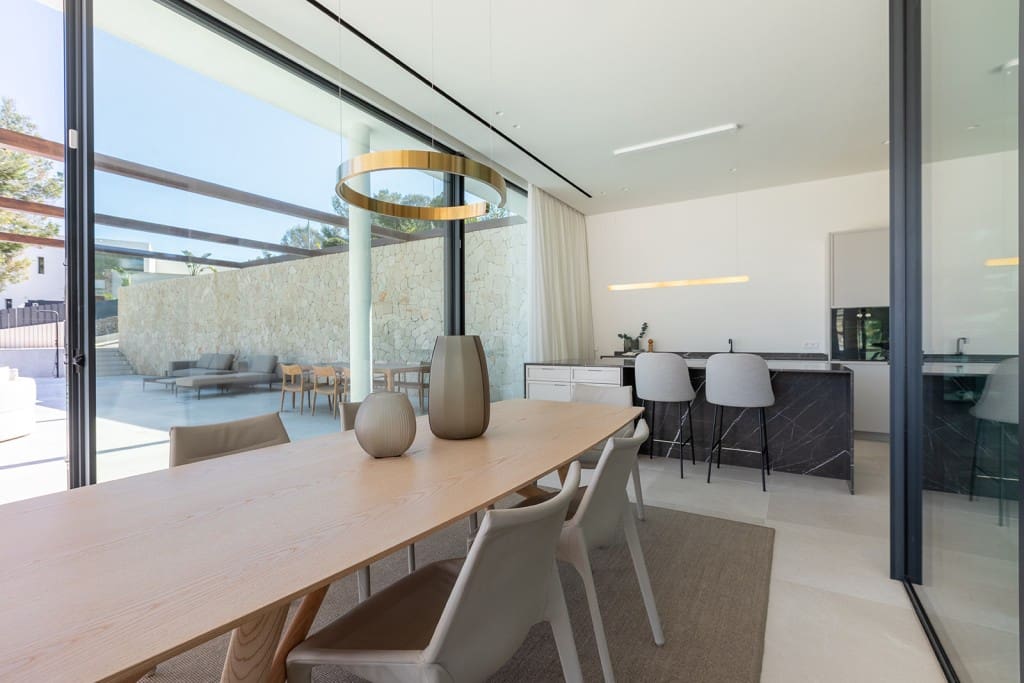 4 bedroom Villa for sale in Genova with pool garage - € 4,150,000 (Ref: 8982211)