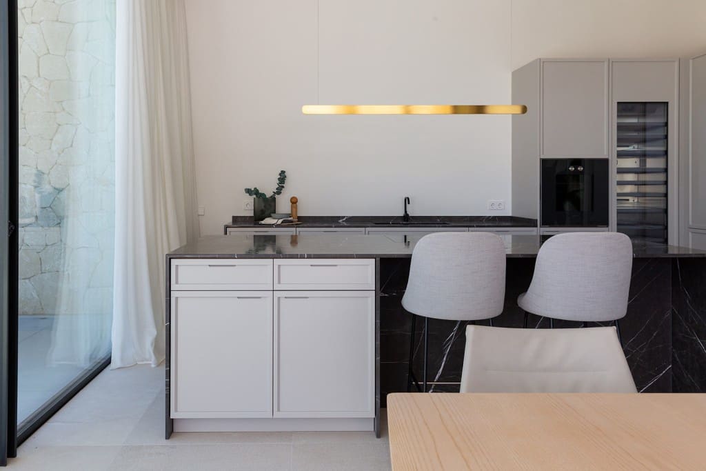 4 bedroom Villa for sale in Genova with pool garage - € 4,150,000 (Ref: 8982211)