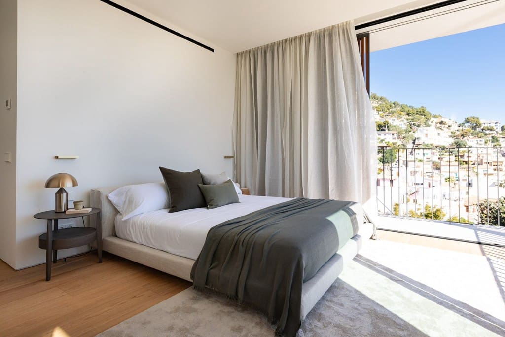 4 bedroom Villa for sale in Genova with pool garage - € 4,150,000 (Ref: 8982211)