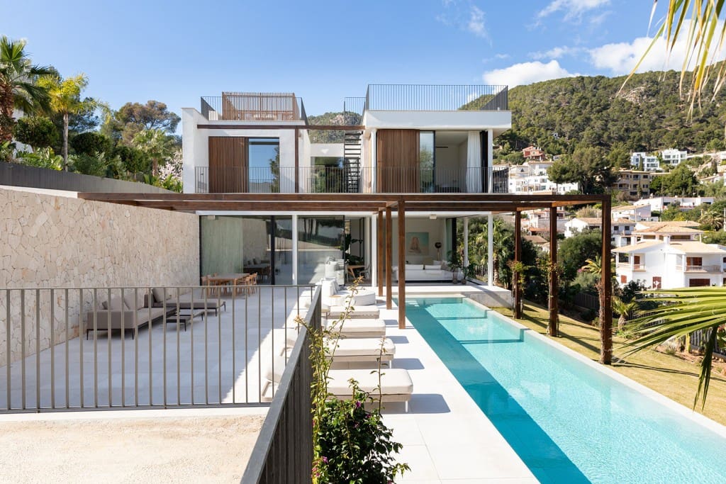 4 bedroom Villa for sale in Genova with pool garage - € 4,150,000 (Ref: 8982211)