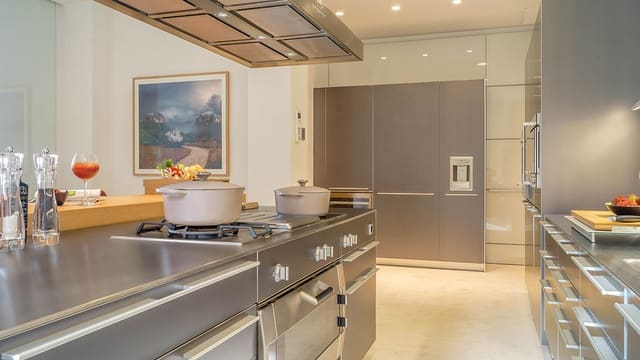 4 soveværelse Villa til salg i Es Camp De Mar / El Camp De Mar, Andratx med swimmingpool garage - € 11.500.000 (Ref: 8998577)