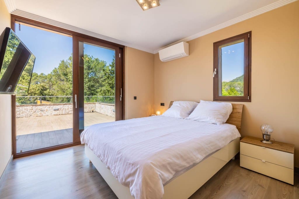 5 bedroom Villa for sale in Pollensa / Pollenca with pool - € 1,350,000 (Ref: 9001066)