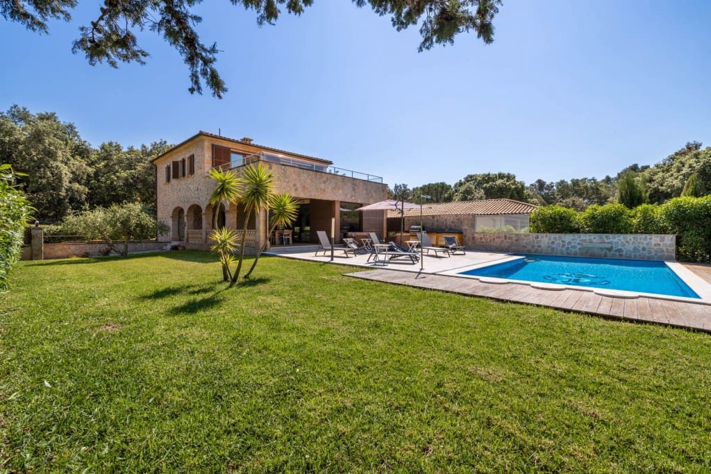 5 bedroom Villa for sale in Pollensa / Pollenca with pool - € 1,350,000 (Ref: 9001066)