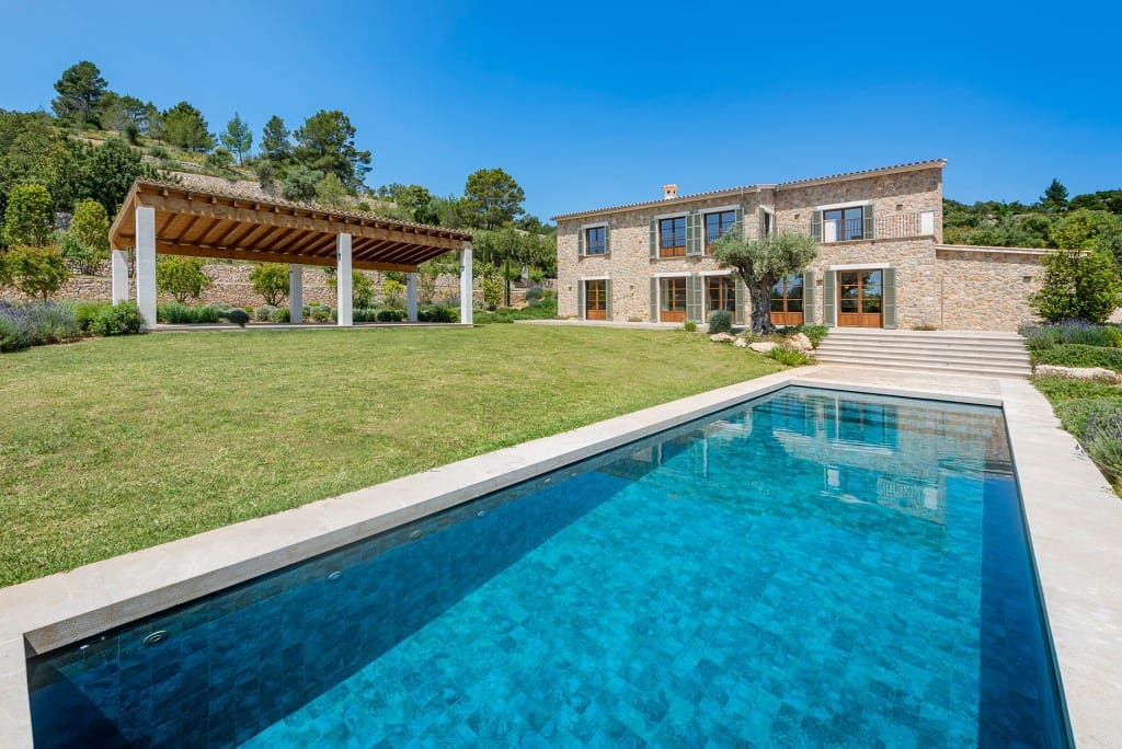 6 soveværelse Finca/Landehus til salg i Alaro med swimmingpool garage - € 6.425.000 (Ref: 9006796)