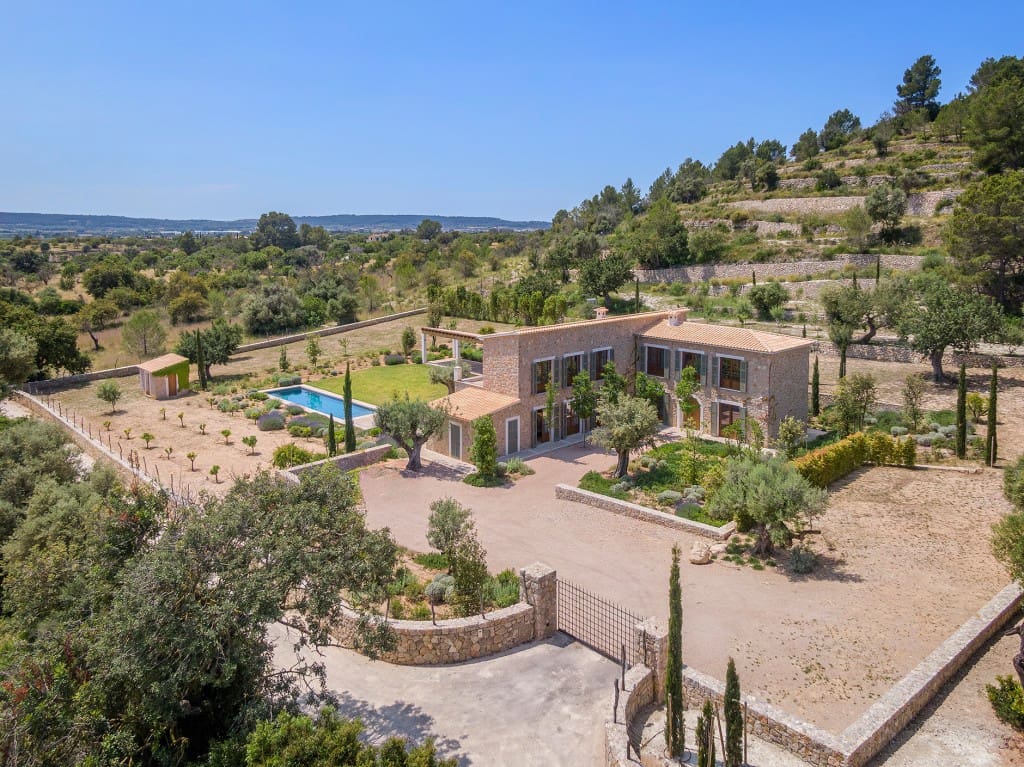 6 soveværelse Finca/Landehus til salg i Alaro med swimmingpool garage - € 6.425.000 (Ref: 9006796)