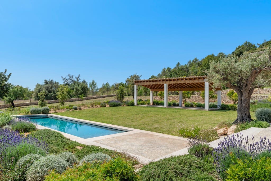 6 soveværelse Finca/Landehus til salg i Alaro med swimmingpool garage - € 6.425.000 (Ref: 9006796)