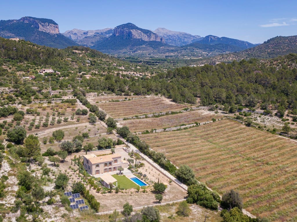 6 soveværelse Finca/Landehus til salg i Alaro med swimmingpool garage - € 6.425.000 (Ref: 9006796)