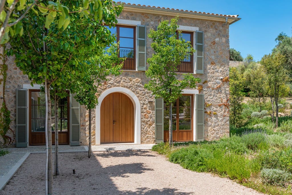 6 soveværelse Finca/Landehus til salg i Alaro med swimmingpool garage - € 6.425.000 (Ref: 9006796)