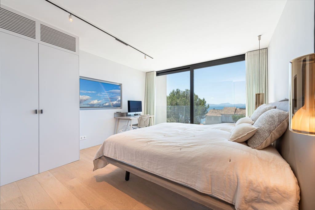 3 bedroom Villa for sale in Alcudia with pool - € 1,900,000 (Ref: 9016816)