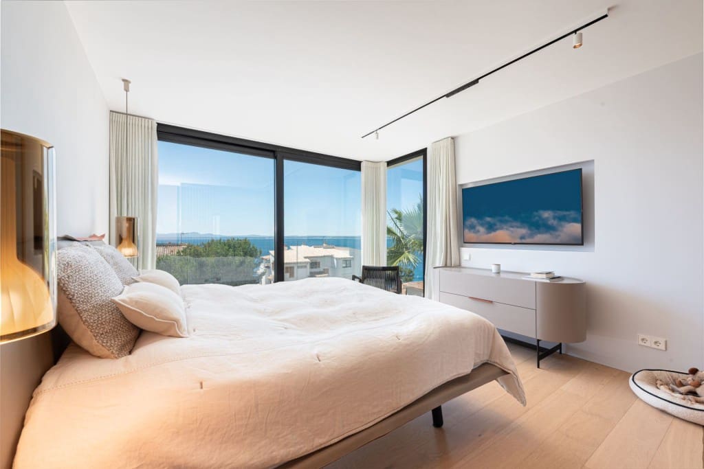 3 bedroom Villa for sale in Alcudia with pool - € 1,900,000 (Ref: 9016816)