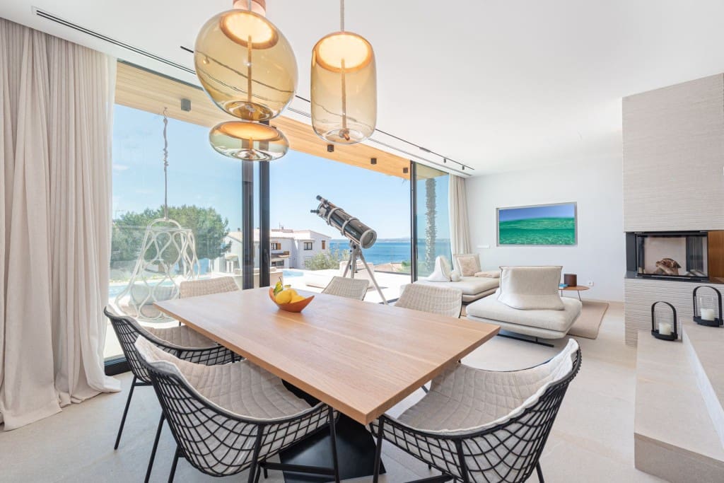 3 bedroom Villa for sale in Alcudia with pool - € 1,900,000 (Ref: 9016816)