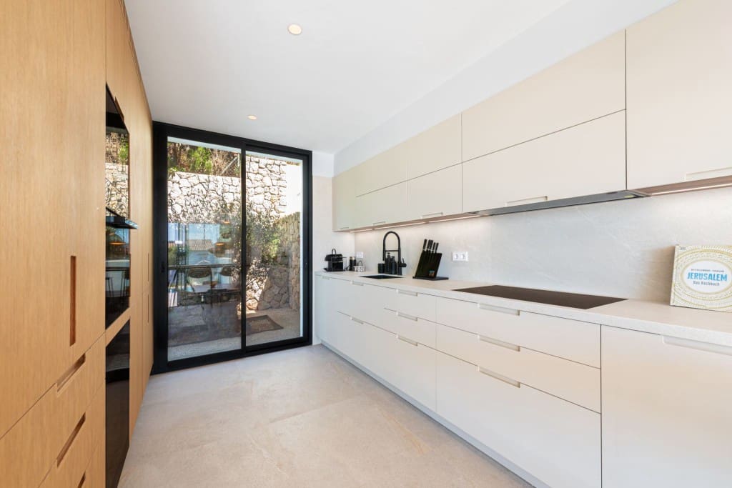 3 bedroom Villa for sale in Alcudia with pool - € 1,900,000 (Ref: 9016816)