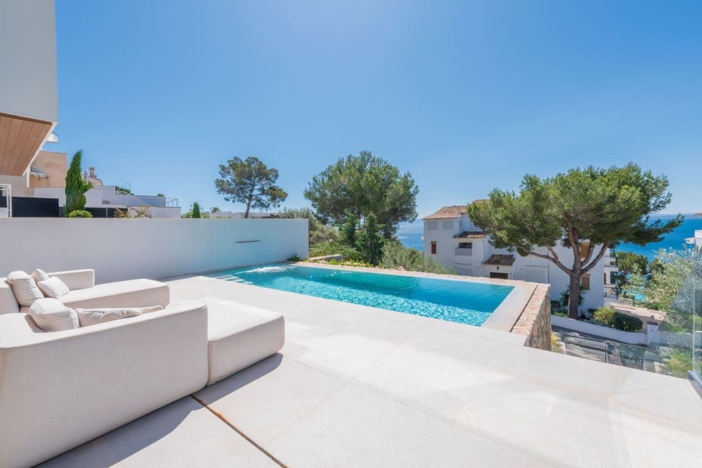 3 bedroom Villa for sale in Alcudia with pool - € 1,900,000 (Ref: 9016816)