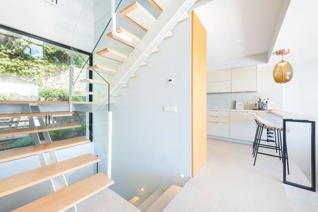 3 slaapkamer Villa te koop in Alcúdia met zwembad - € 1.900.000 (Ref: 9016816)