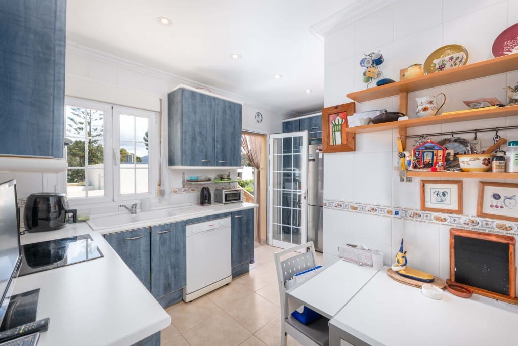 3 sypialnia Willa na sprzedaż w Santa Ponsa z basenem garażem - 2 200 000 € (Ref: 9031674)