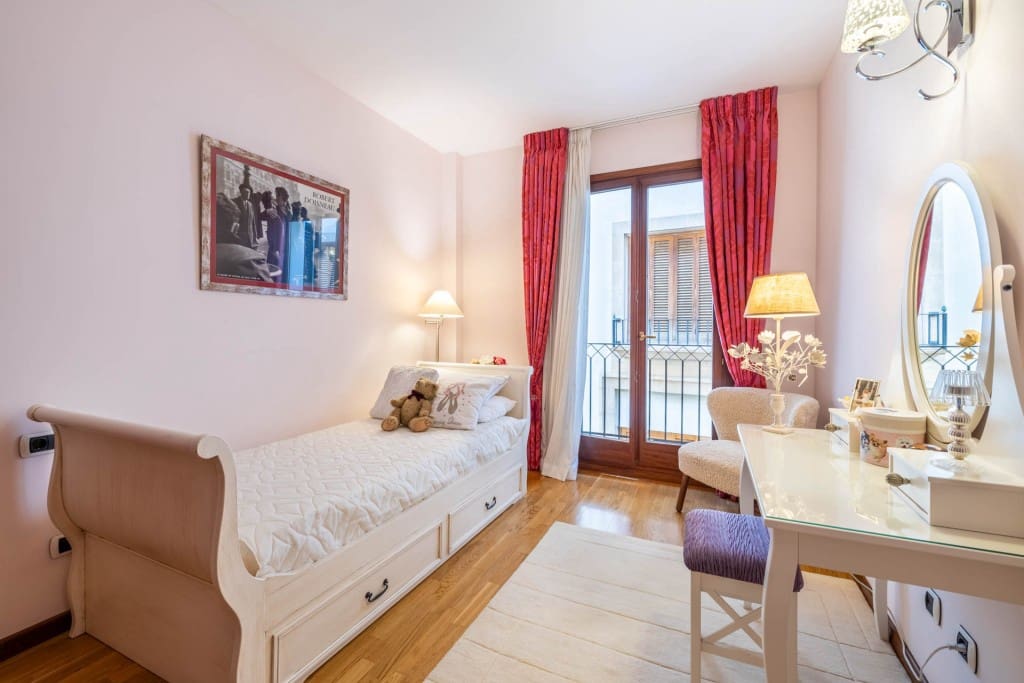 4 bedroom Apartment for sale in Palma de Mallorca with garage - € 1,400,000 (Ref: 9050852)