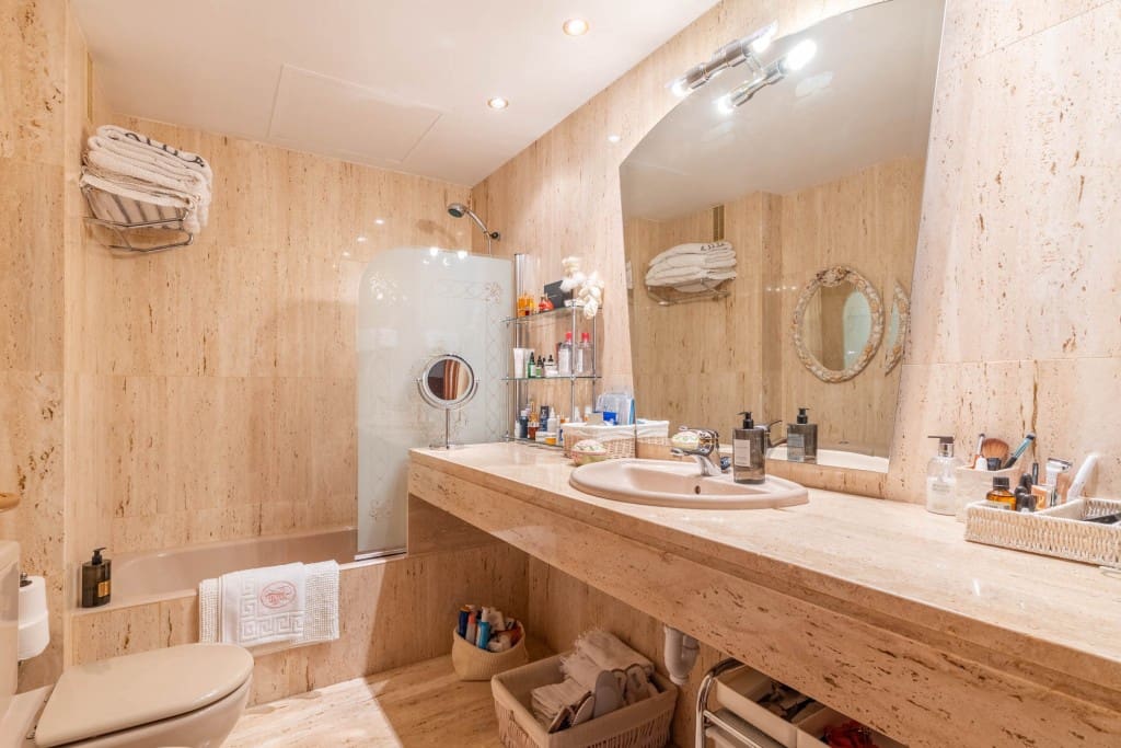 4 bedroom Apartment for sale in Palma de Mallorca with garage - € 1,400,000 (Ref: 9050852)