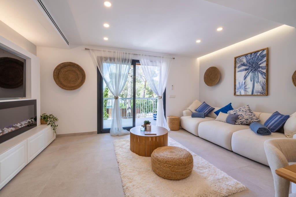 2 sypialnia Apartament na sprzedaż w Santa Ponsa z basenem garażem - 975 000 € (Ref: 9059050)