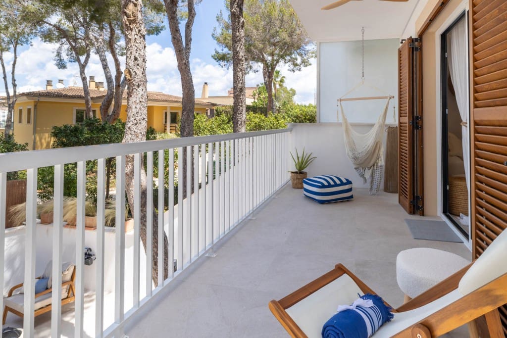 2 sypialnia Apartament na sprzedaż w Santa Ponsa z basenem garażem - 975 000 € (Ref: 9059050)