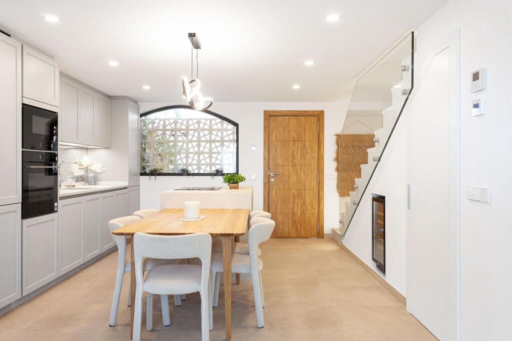 2 sypialnia Apartament na sprzedaż w Santa Ponsa z basenem garażem - 925 000 € (Ref: 9059050)