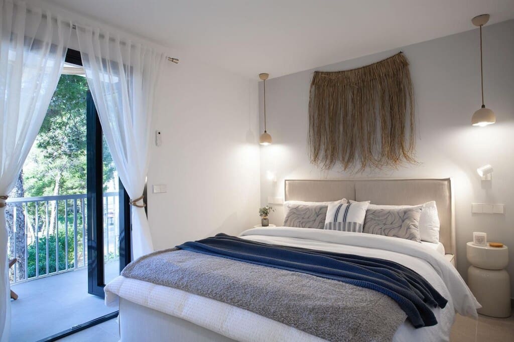 2 sypialnia Apartament na sprzedaż w Santa Ponsa z basenem garażem - 925 000 € (Ref: 9059050)