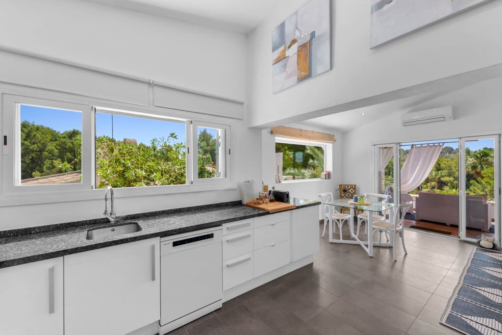 4 soveværelse Villa til salg i Costa de la Calma med swimmingpool garage - € 1.350.000 (Ref: 9098936)