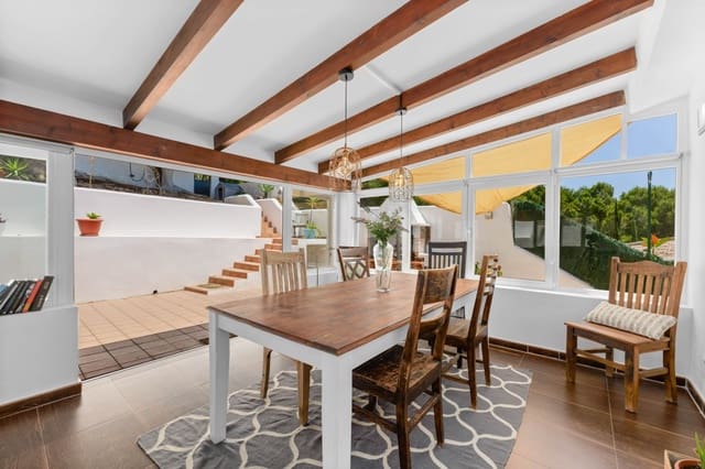 4 slaapkamer Villa te koop in Costa de la Calma, Calvià met zwembad garage - € 1.350.000 (Ref: 9098936)