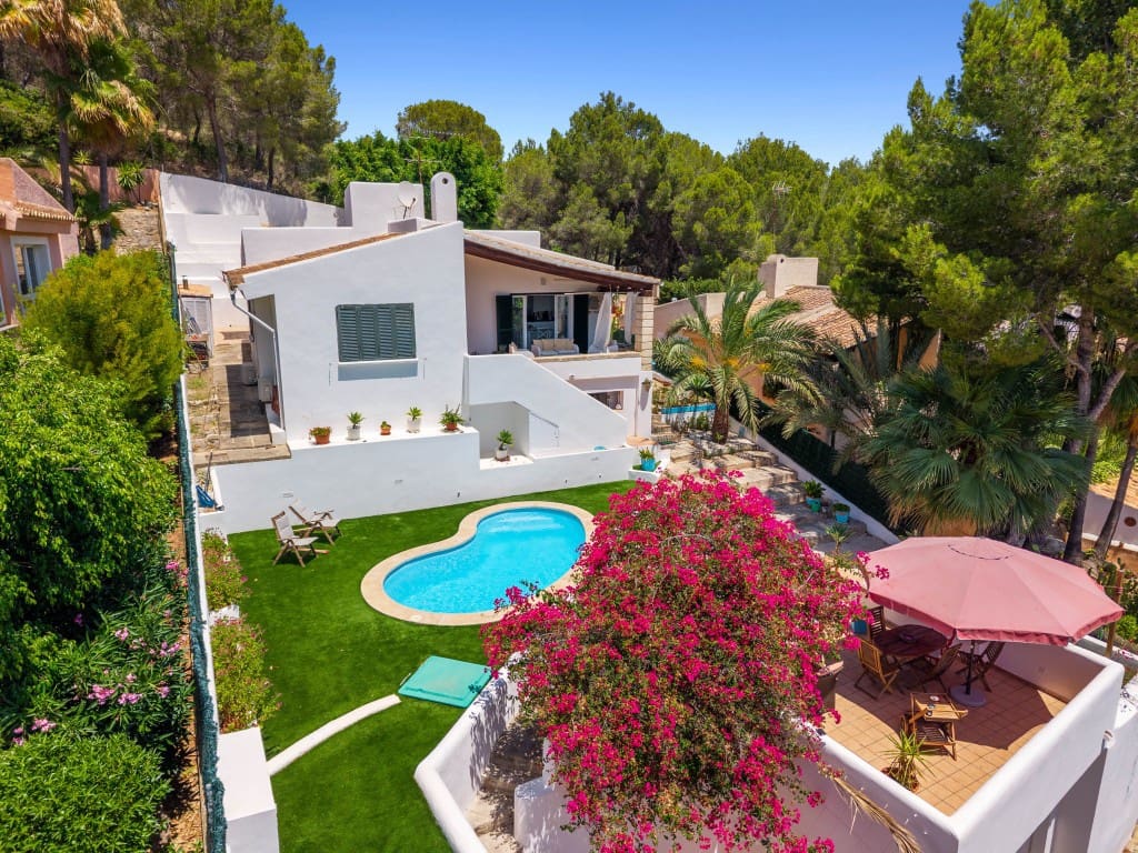 4 soveværelse Villa til salg i Costa de la Calma med swimmingpool garage - € 1.350.000 (Ref: 9098936)