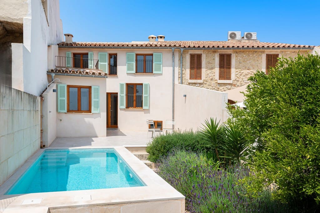 3 soverom Hus til salgs i Campanet med svømmebasseng - € 795 000 (Ref: 9098937)