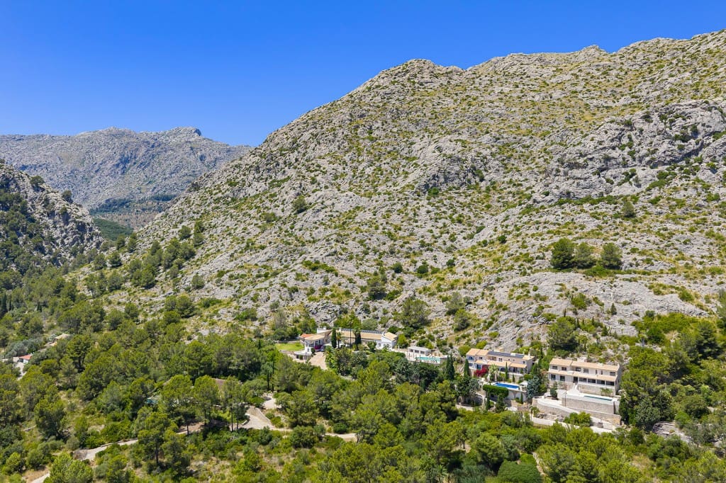 5 soveværelse Villa til salg i Llubi med swimmingpool garage - € 4.950.000 (Ref: 9102776)