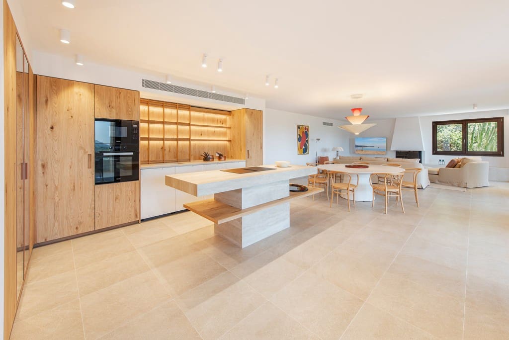 5 soveværelse Villa til salg i Llubi med swimmingpool garage - € 4.950.000 (Ref: 9102776)