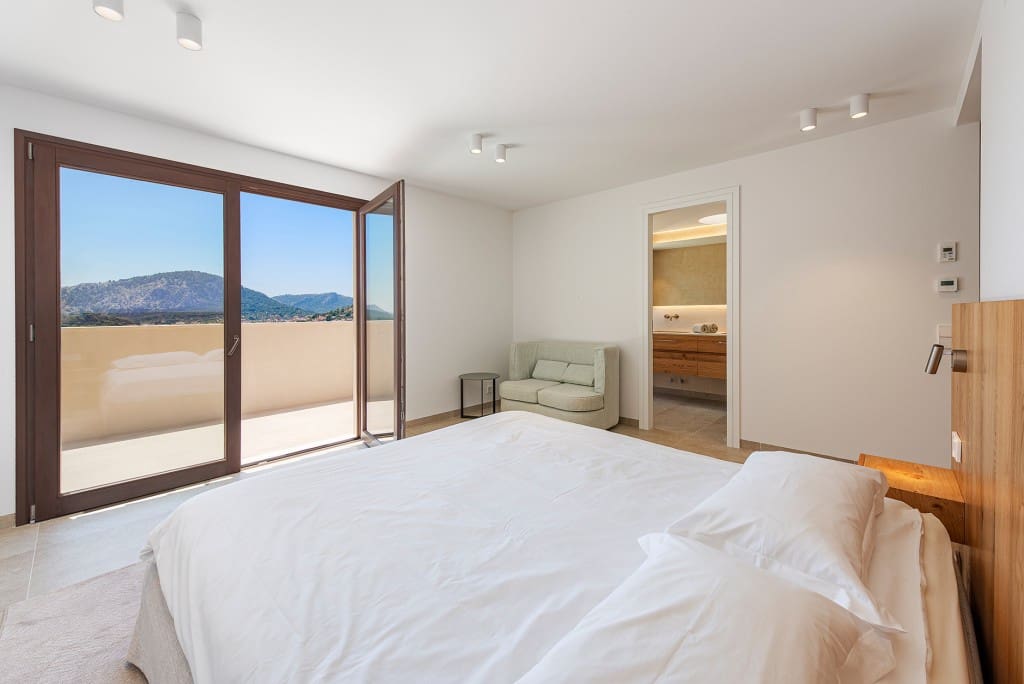 5 soveværelse Villa til salg i Llubi med swimmingpool garage - € 4.950.000 (Ref: 9102776)