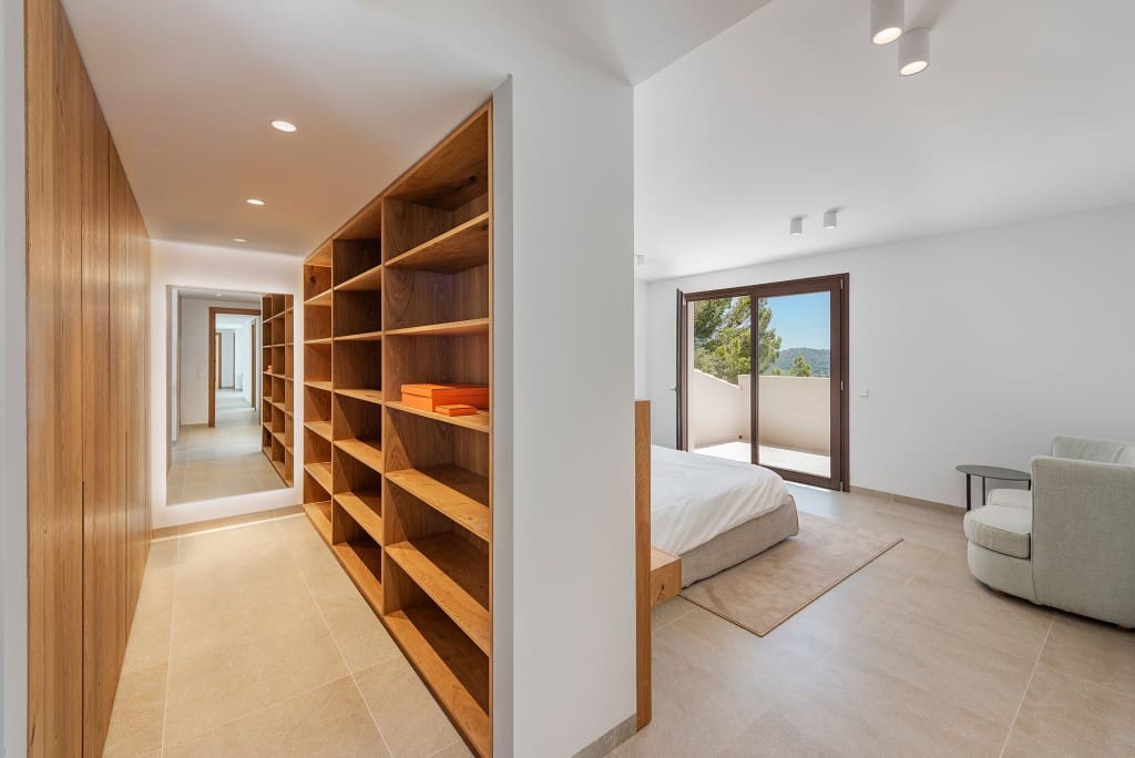 5 soveværelse Villa til salg i Llubi med swimmingpool garage - € 4.950.000 (Ref: 9102776)