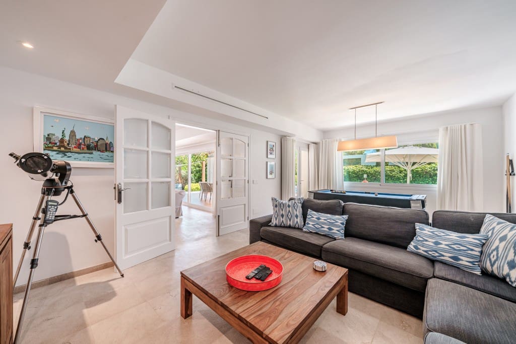 5 soveværelse Villa til salg i Llubi med swimmingpool garage - € 2.925.000 (Ref: 9106368)