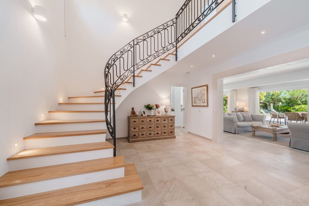 5 soveværelse Villa til salg i Llubi med swimmingpool garage - € 2.925.000 (Ref: 9106368)