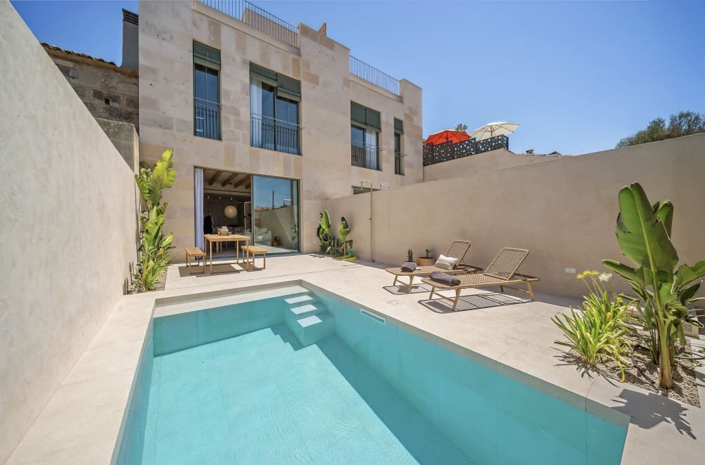 3 bedroom Townhouse for sale in Ariany with pool - € 950,000 (Ref: 9108518)