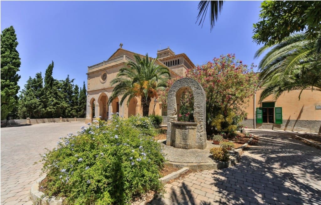 3 bedroom Townhouse for sale in Ariany with pool - € 950,000 (Ref: 9108518)