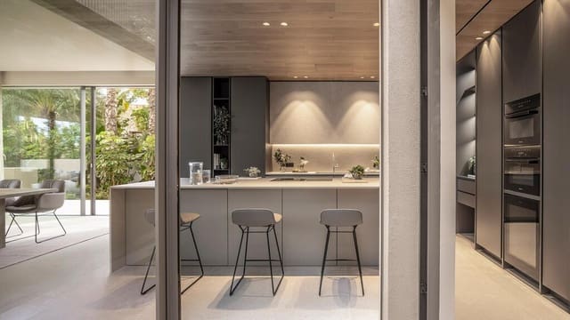 4 bedroom Villa for sale in Santa Ponsa, Calvià with pool garage - € 5,500,000 (Ref: 9115936)