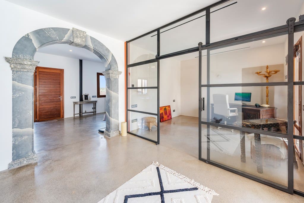 4 soveværelse Byhus til salg i Muro med swimmingpool garage - € 1.650.000 (Ref: 9128058)