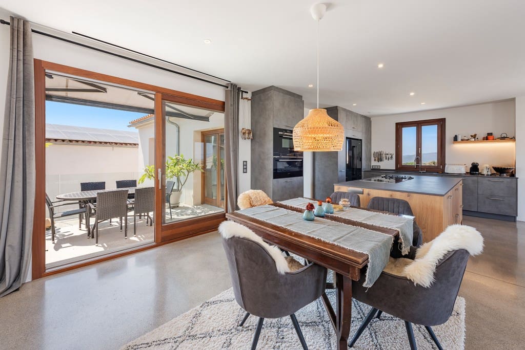 4 soveværelse Byhus til salg i Muro med swimmingpool garage - € 1.650.000 (Ref: 9128058)