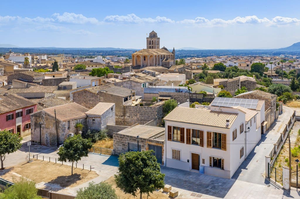 4 soveværelse Byhus til salg i Muro med swimmingpool garage - € 1.650.000 (Ref: 9128058)