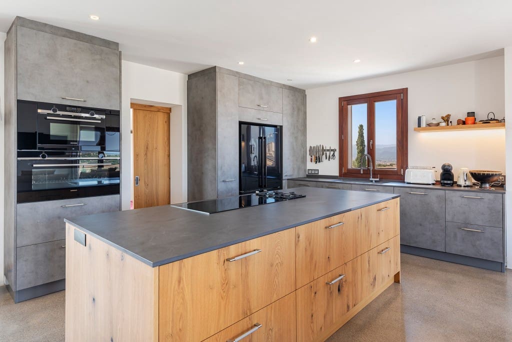 4 soveværelse Byhus til salg i Muro med swimmingpool garage - € 1.650.000 (Ref: 9128058)