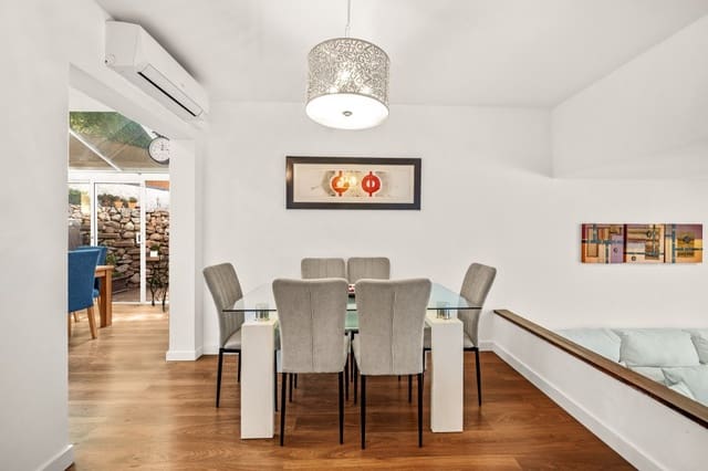 3 sypialnia Dom blizniak na sprzedaż w Portals Nous, Calvià z basenem garażem - 820 000 € (Ref: 9132197)