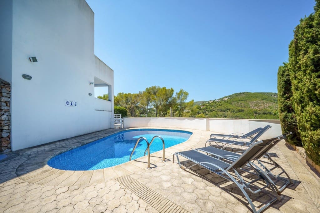 3 sypialnia Dom blizniak na sprzedaż w Portals Nous z basenem garażem - 820 000 € (Ref: 9132197)