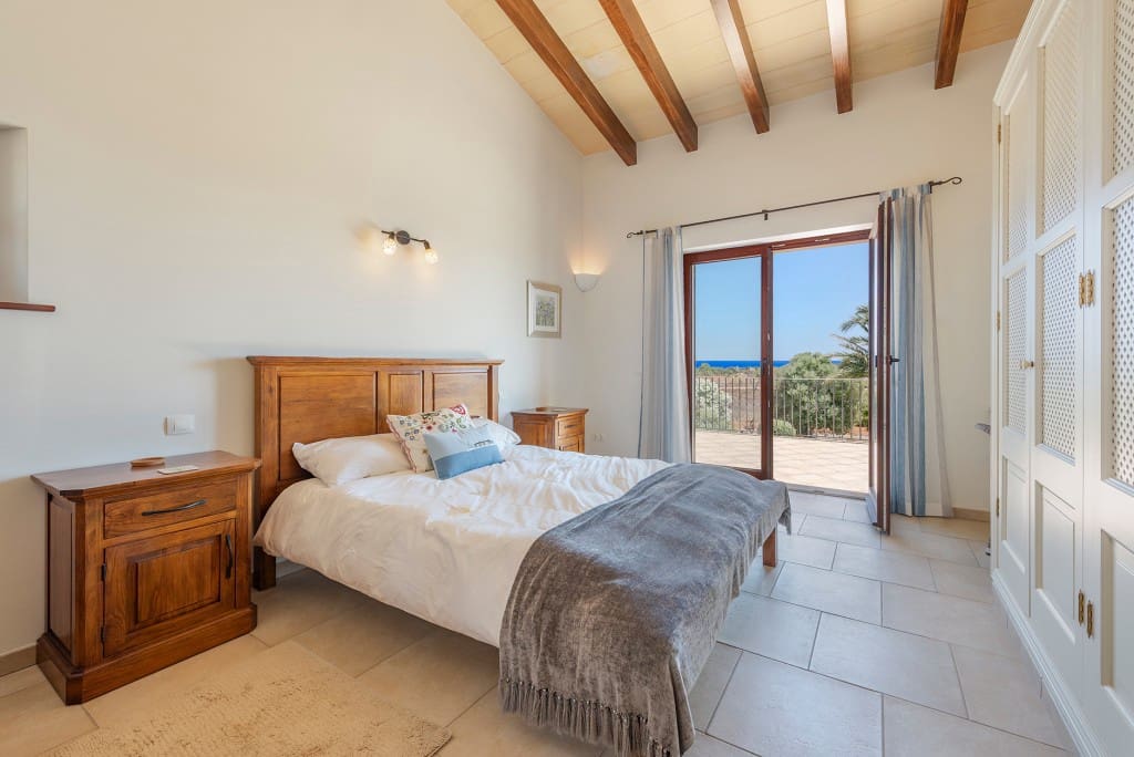 4 soveværelse Finca/Landehus til salg i L'Horta / S'Horta med swimmingpool garage - € 3.200.000 (Ref: 9134217)