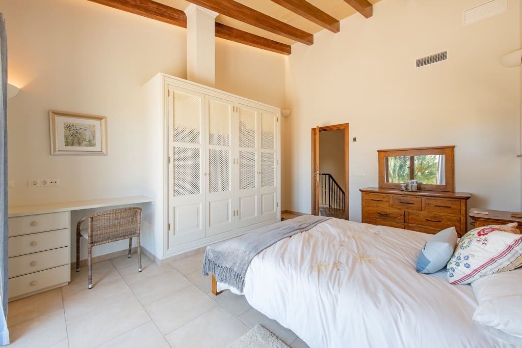 4 soveværelse Finca/Landehus til salg i L'Horta / S'Horta med swimmingpool garage - € 3.200.000 (Ref: 9134217)