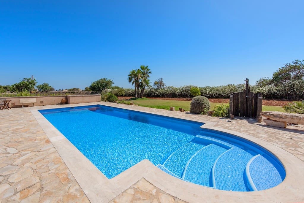 4 soveværelse Finca/Landehus til salg i L'Horta / S'Horta med swimmingpool garage - € 3.200.000 (Ref: 9134217)